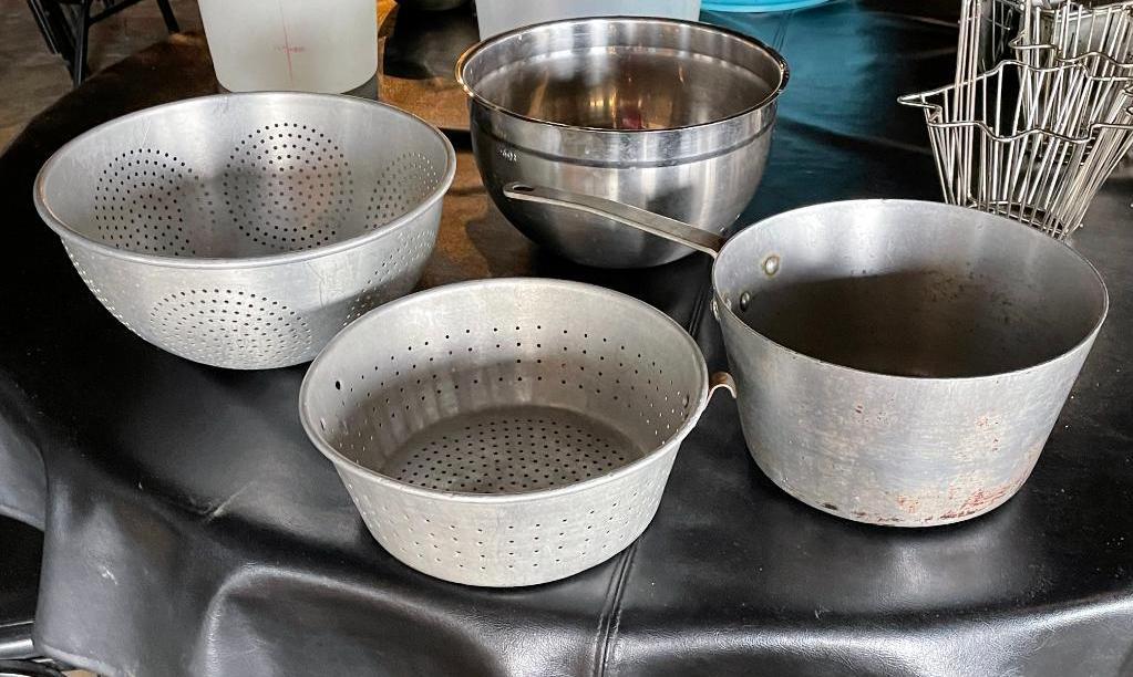 2-strainers-colanders-mixing-bowl-sauce-pot