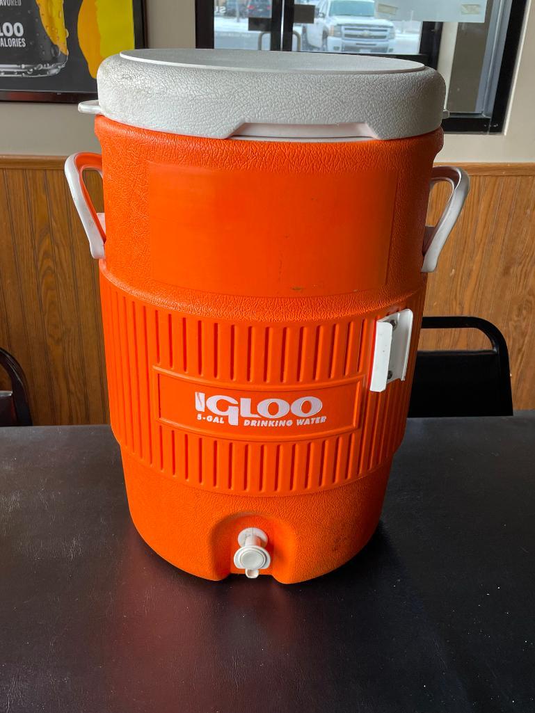 igloo-5-gallon-drink-dispenser-cooler