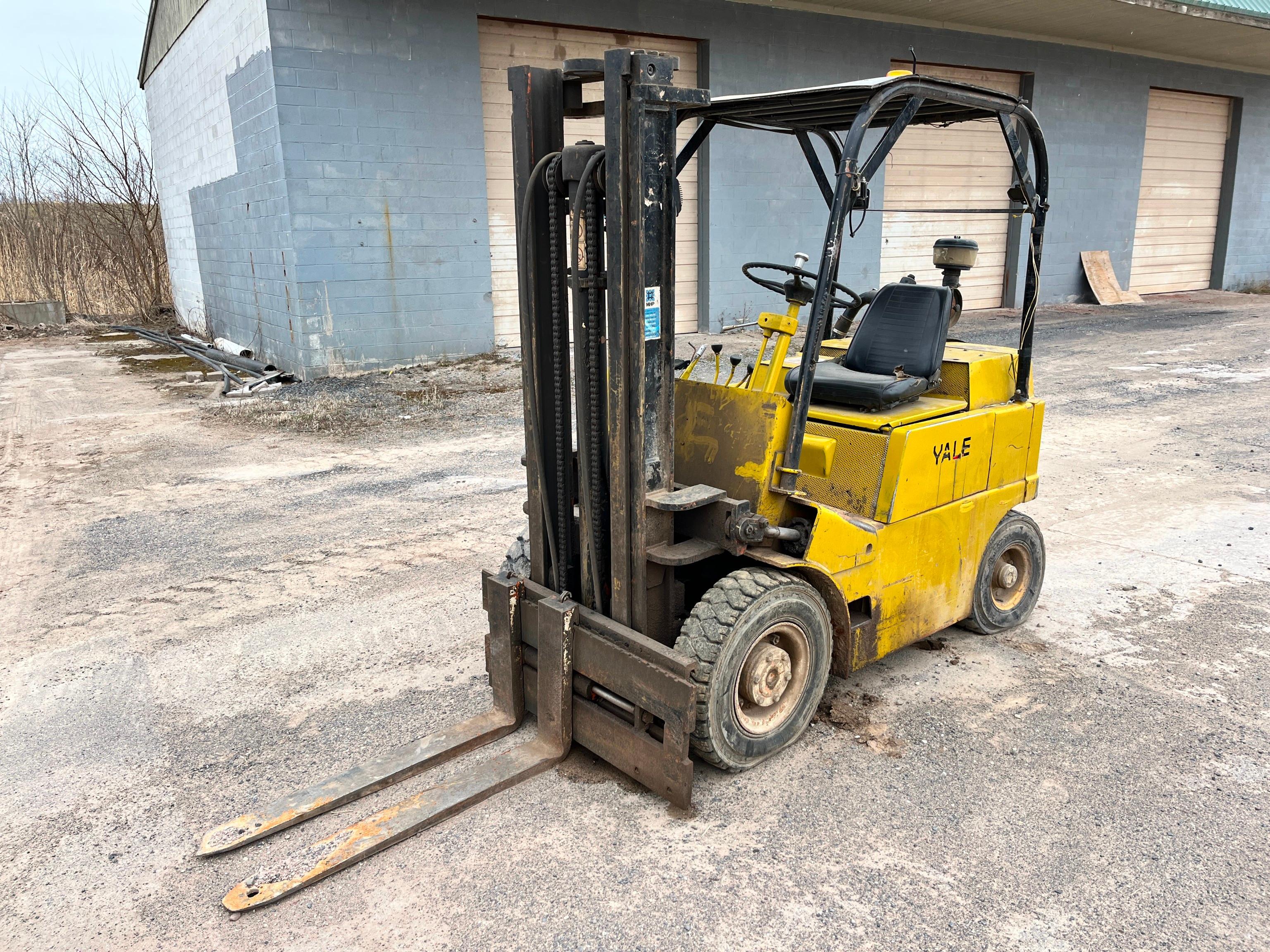 YALE G83P-040-SAS-86 FORKLIFT SN:196941 Powered By Gas