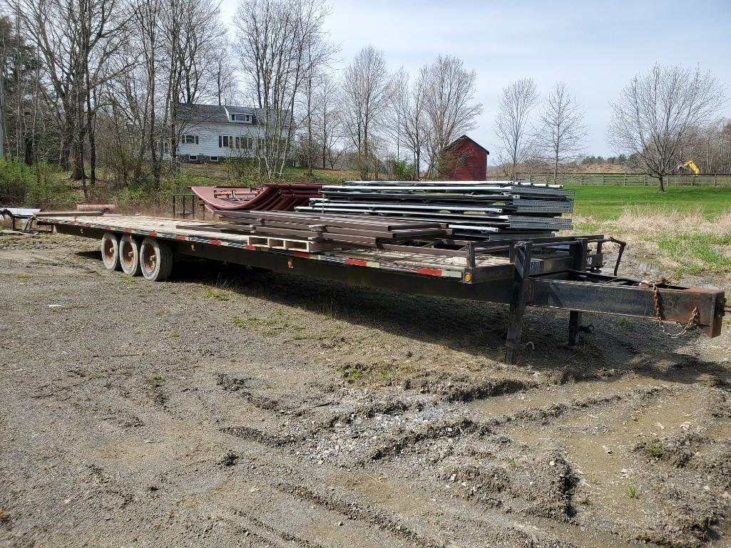40FT. ROUND BALE HAY TRAILER Pintle Hitch Triaxle.