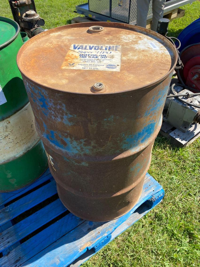 Image for 55 Gallon Drum of 30 Weight Valvoline Oil