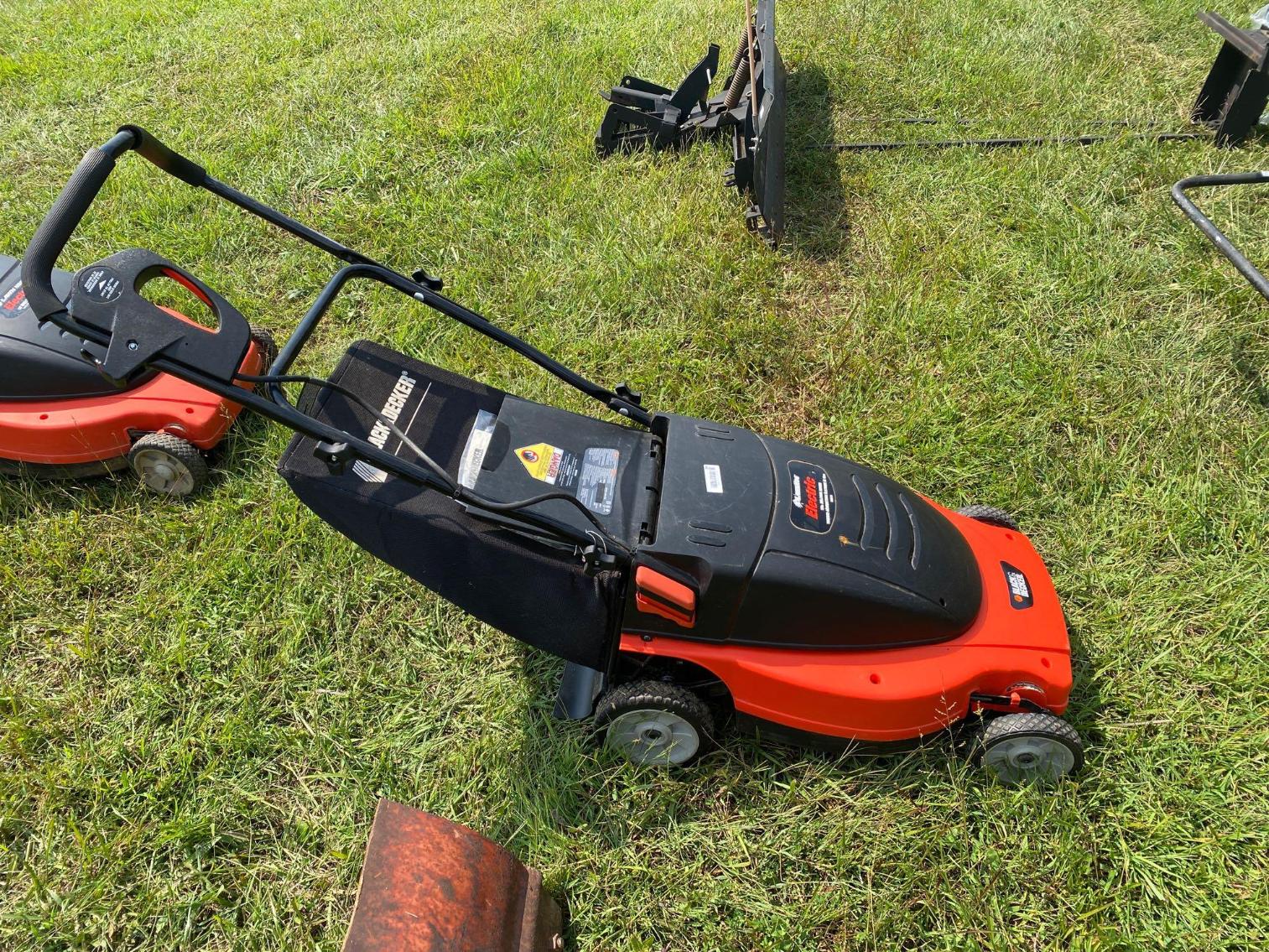 Image for Black and Decker Lawn Hog 19