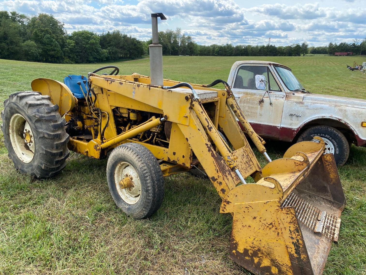 Image for 1967 3414 International Tractor w/ Loader, PER SELLER: Runs, Needs Brake Work and Battery