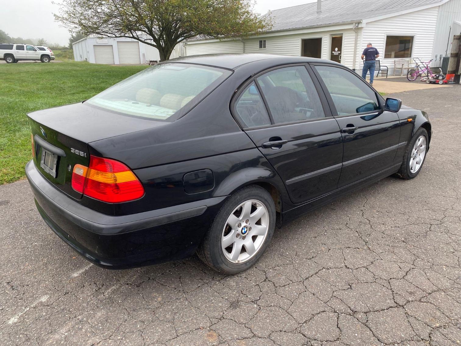 Image for 2004 BMW 325i, Per Seller Runs and Drives Like it Should, Needs Driver Window Regulator