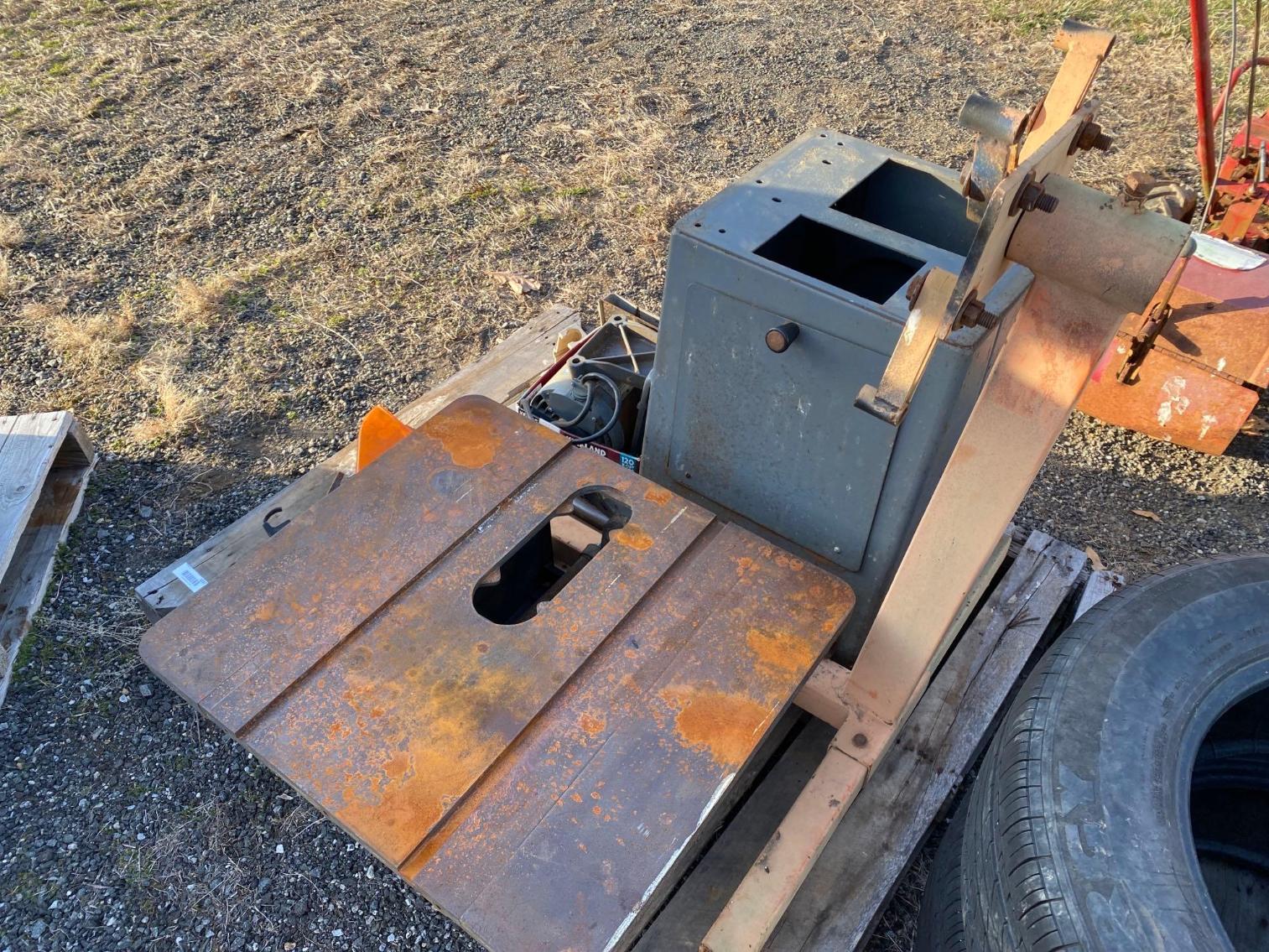 Image for Pallet Lot - Table Saw in Parts, Engine Stand 