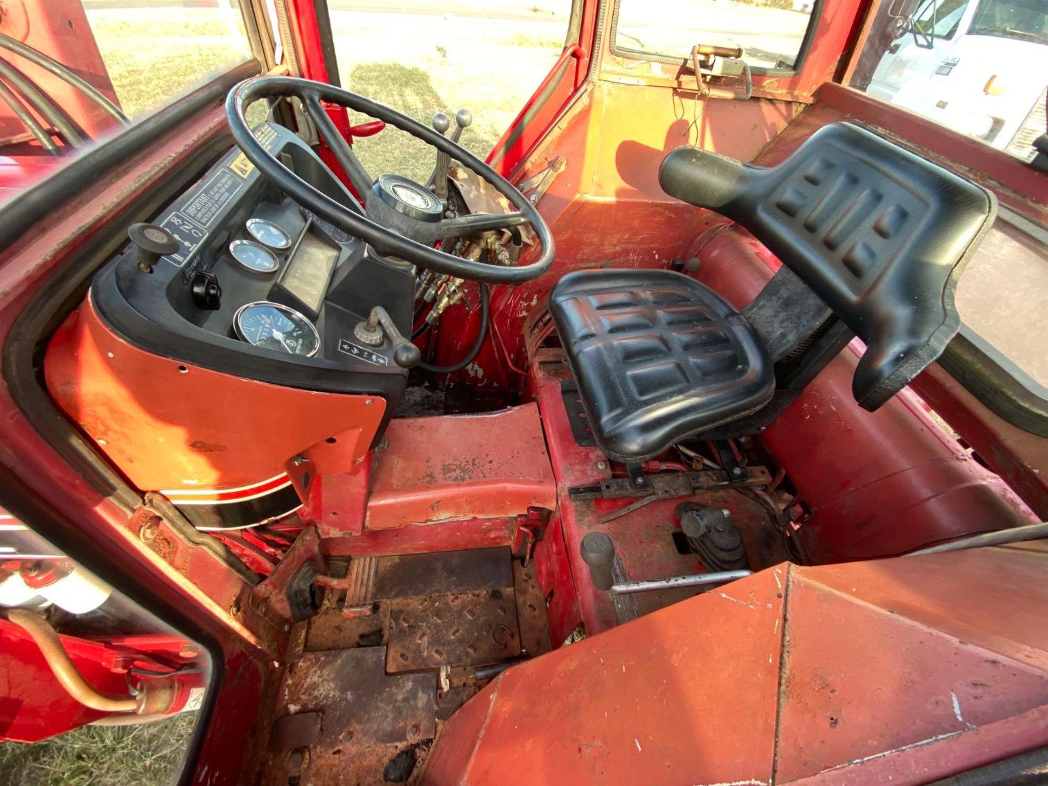 Image for International 884 2WD Cab Tractor, w/ Model 2255 Loader and Bucket