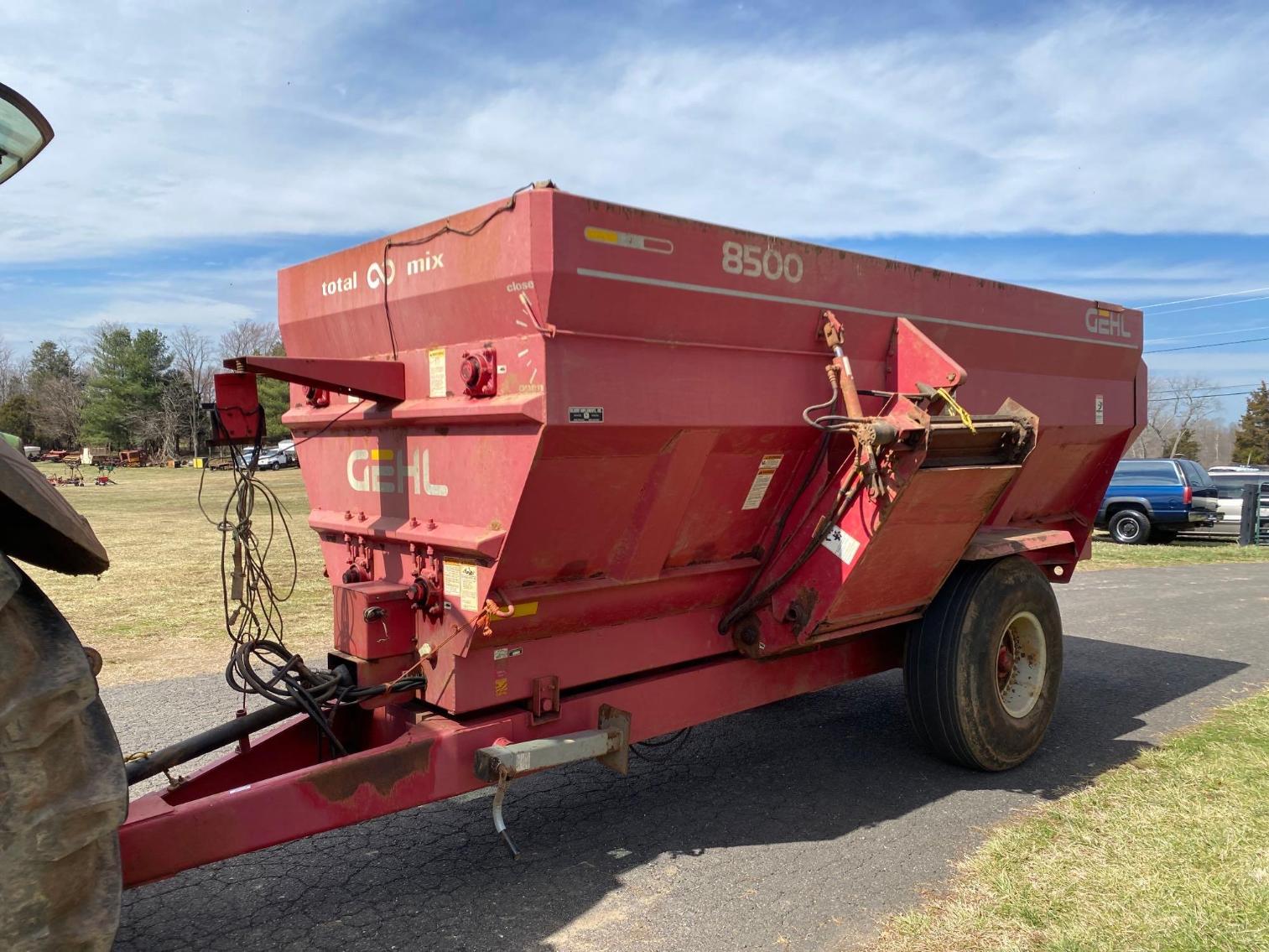 Image for Gehl 8500 Auger Mixer Feed Cart Per Seller Shed Kept Ready to Go to Work, Needs Scale Heads,1 Owner 