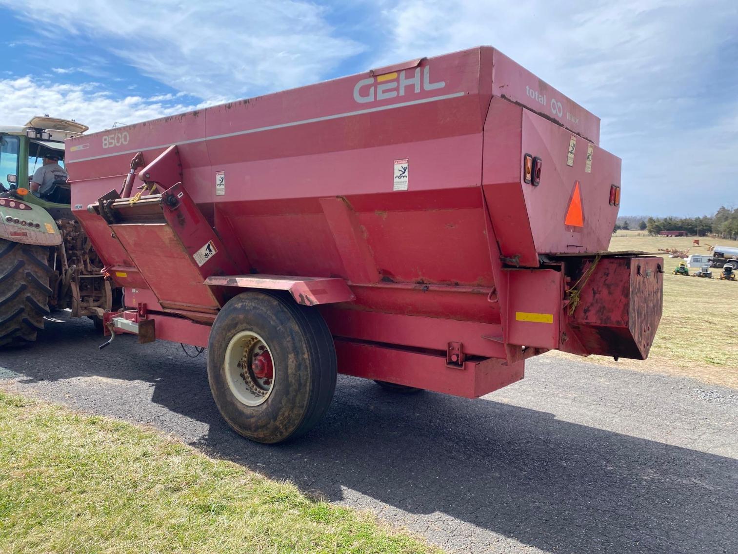 Image for Gehl 8500 Auger Mixer Feed Cart Per Seller Shed Kept Ready to Go to Work, Needs Scale Heads,1 Owner 