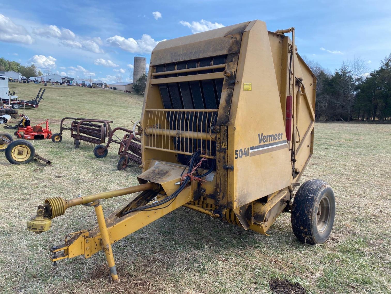 Image for Vermeer 504 I Round Baler, 4x5 Bales Twine Box  w/Switch Per Seller has been shed kept.  Ran well.