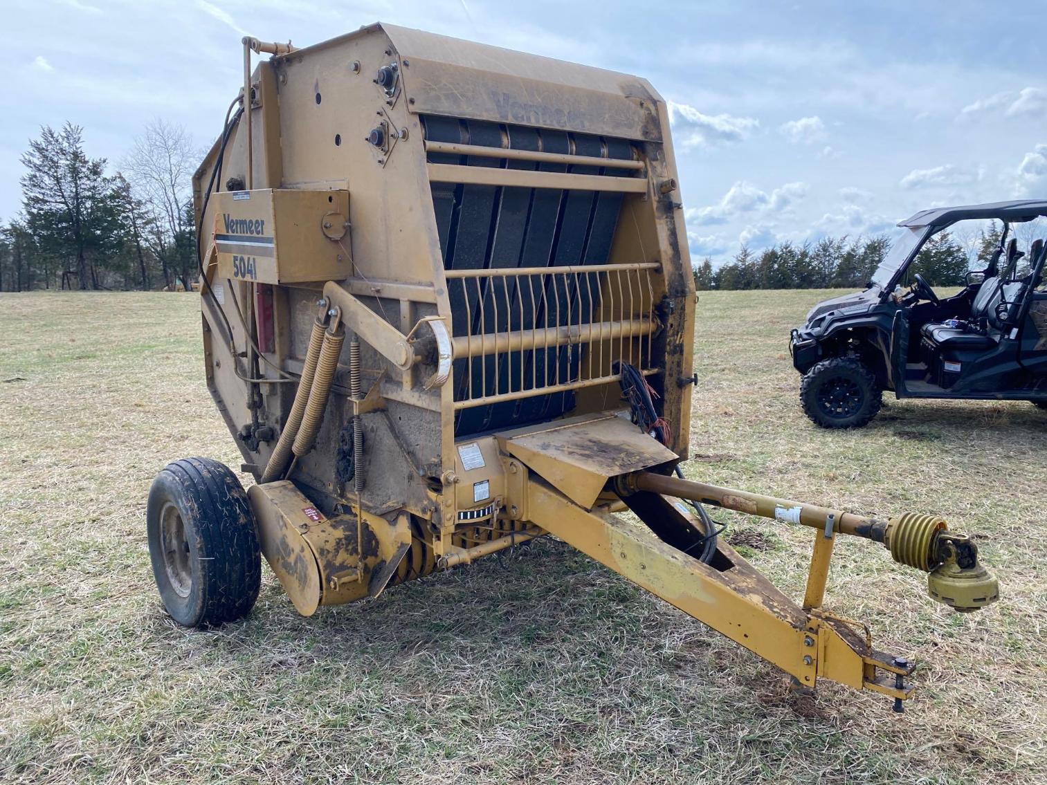 Image for Vermeer 504 I Round Baler, 4x5 Bales Twine Box  w/Switch Per Seller has been shed kept.  Ran well.