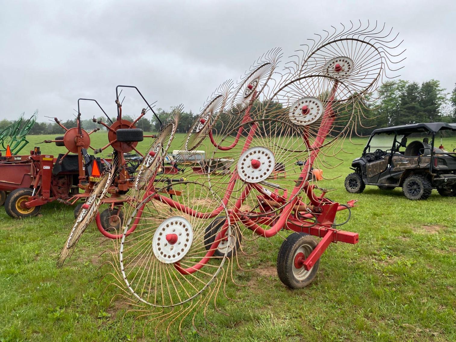 Image for Gehl 418, 8 Wheel Hay Rake 