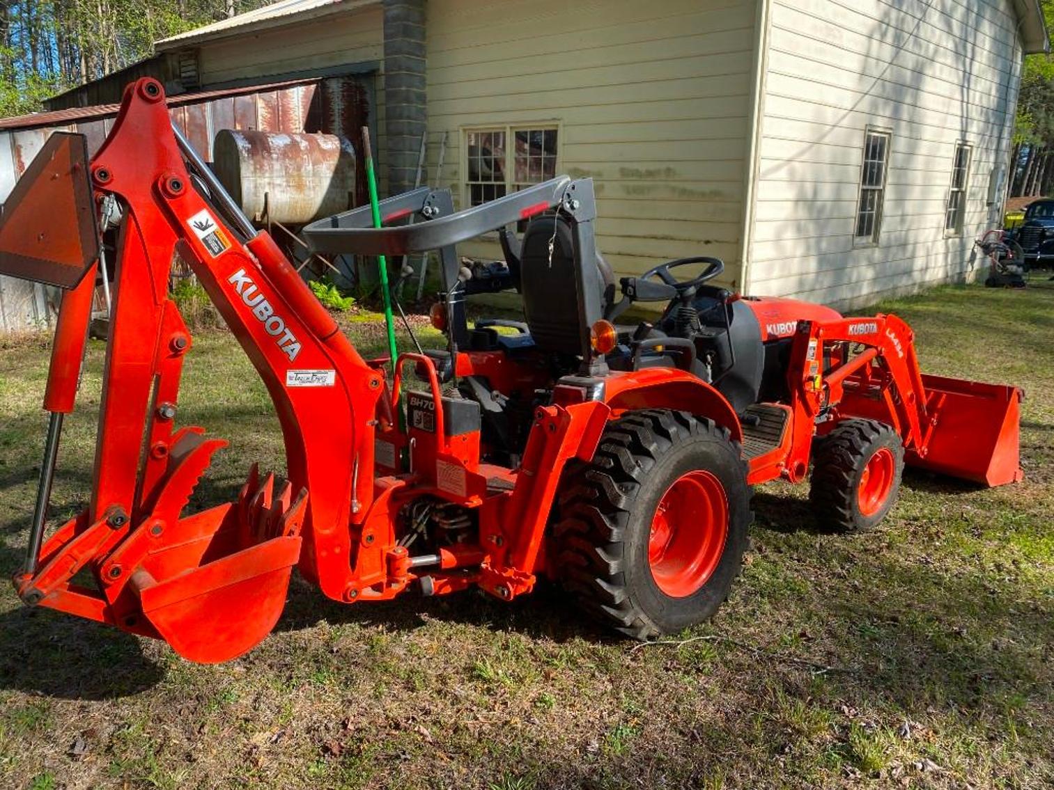 Image for 2016 Kubota B2601HSD 4 WD Tractor w/LA434 Loader & BH70 Backhoe Attachment Hours:  67 Serial #52331