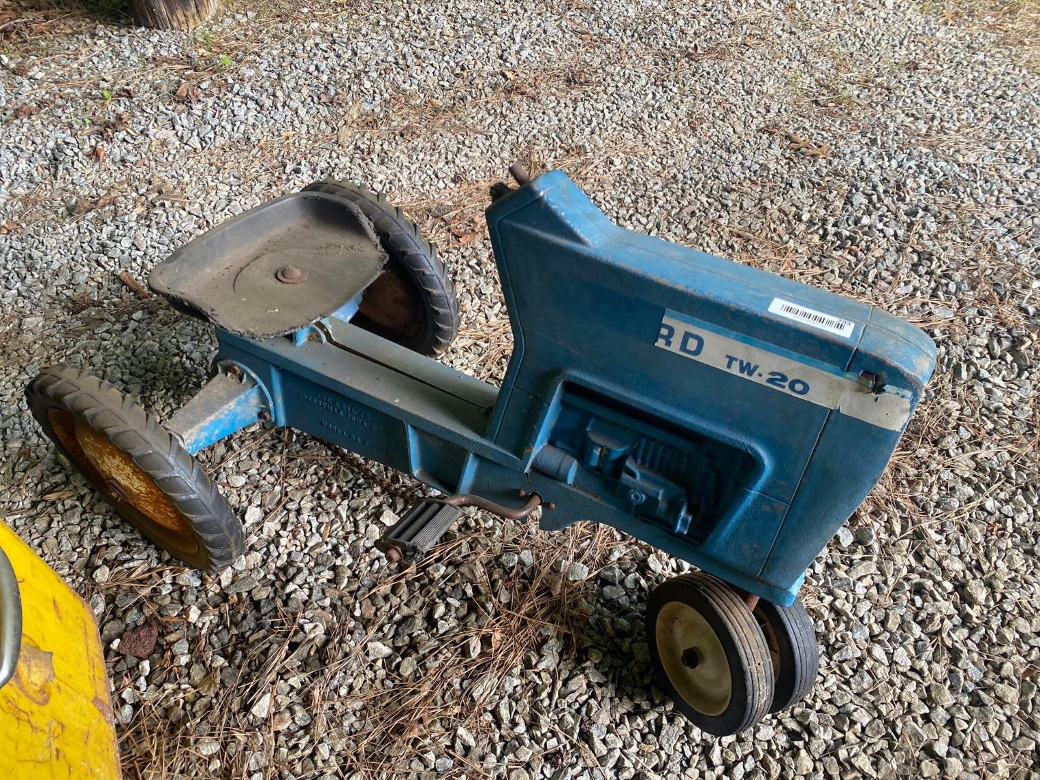 Image for Ford TW-20 Pedal Tractor (Rough Condition)