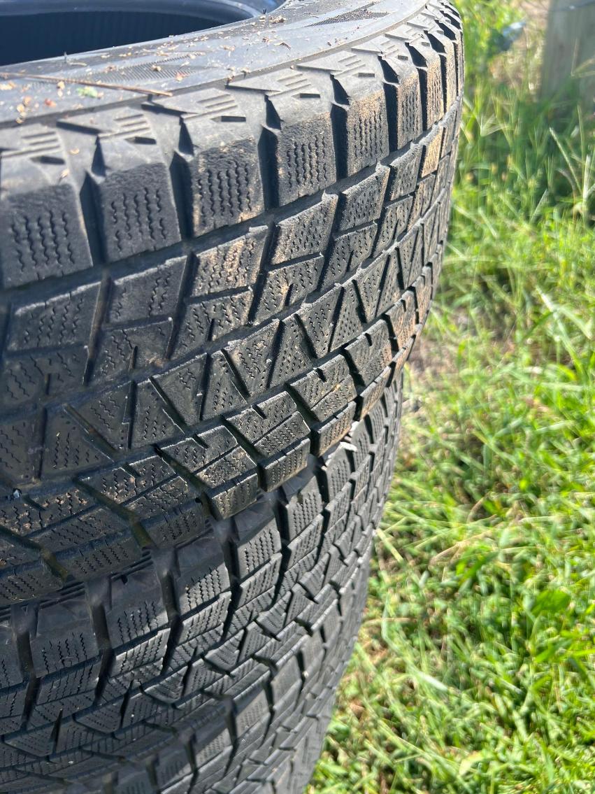 Image for Set of 4 Bridgestone Tires, Size 23565R17