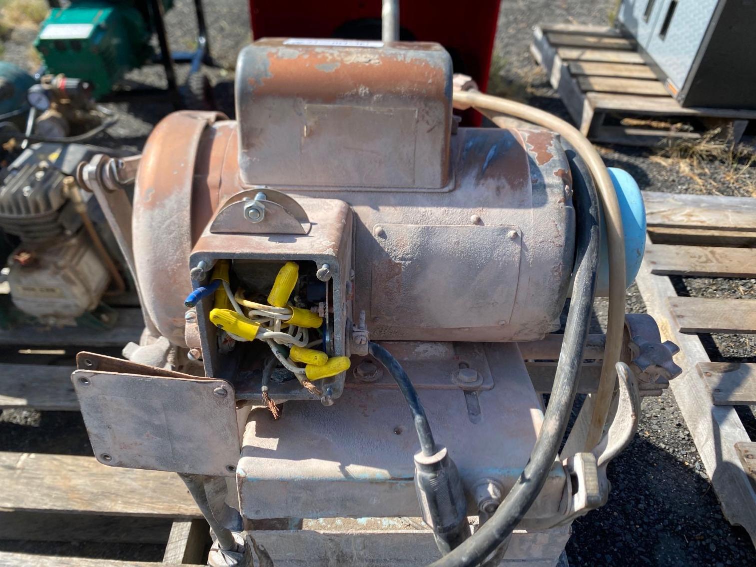 Image for Block saw, per seller- needs to be rewired