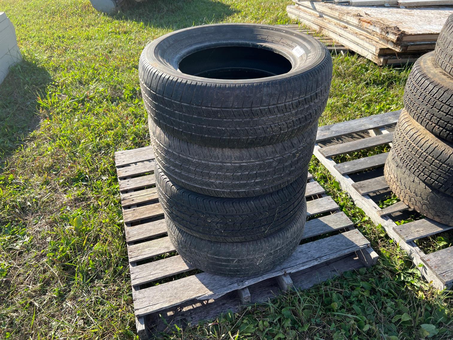 Image for Group of 4 Tires- 2 Michelin 21560R15, 2 HP259 tires size 21560R15