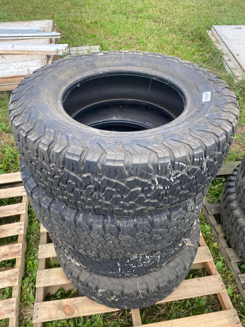 Image for 4 BF Goodrich All Terrain Tires size 27570R18