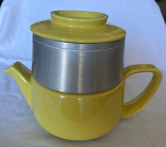 Vintage Tea Pots and Kitchen Collectibles
