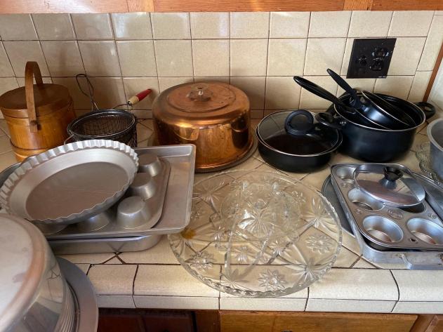 Roasters / Metal Baking Pans / Cookware / Cast Iron