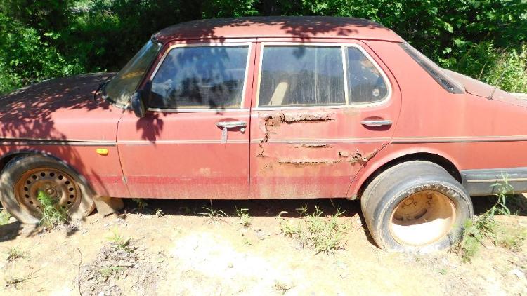 900 SAAB - parts only, needs work