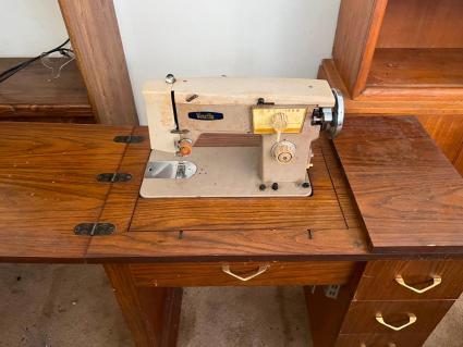 veretta-sewing-machine-table