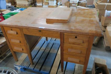 vintage-antique-wooden-desk