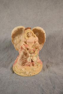 united-designs-angel-collection-the-gift-95-statue