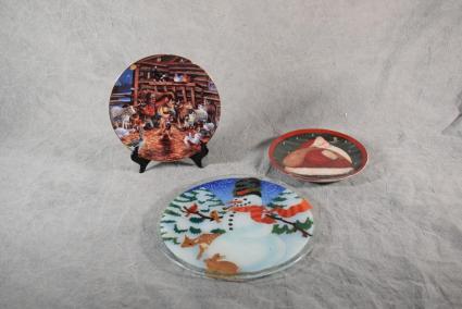 3-collectible-holiday-plates