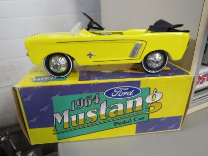 1964-mustang-pedal-car-diecast-1-3-scale