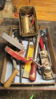 antique-vintage-hand-tools