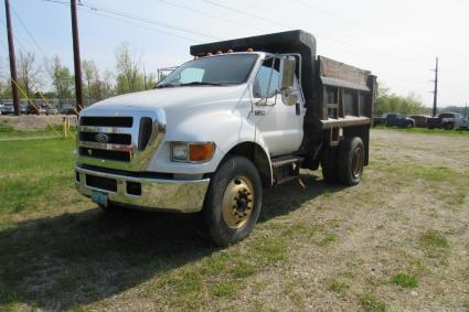 ford-model-f750-xlt-single-axle-dump-truck