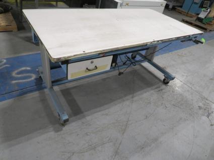 roll-around-electric-work-table