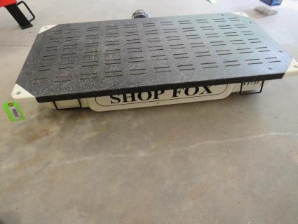 shop-fox-downdraft-sanding-table