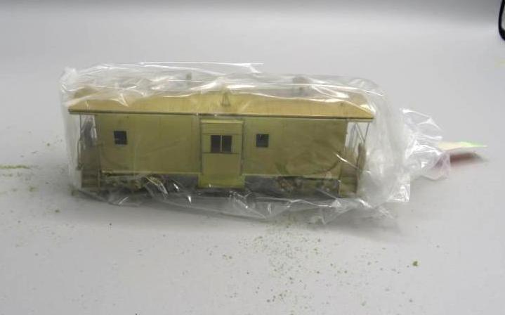 overland-models-inc-southern-pacific-baywindow-c50-8-caboose-4650-4699
