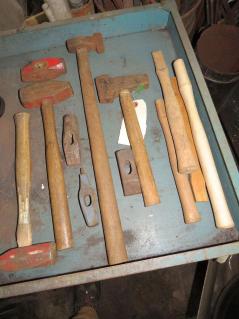 4-hammers-5-hammer-heads-misc-handles