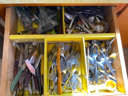 3-drawers-of-flatware-and-serving-utensils