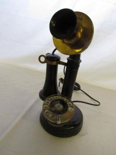 kellogg-upright-desk-phone