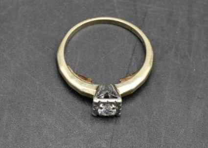 14k-yellow-and-white-gold-ring-with-20-carat-brilliant-cut-diamond