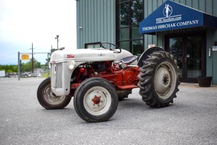 ford-8n-tractor