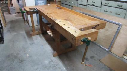 custom-made-double-vise-dovetail-woodworkers-bench