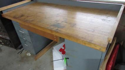 butcher-block-hallowell-metal-frame-work-table