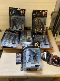 6-new-1990s-x-files-action-figures