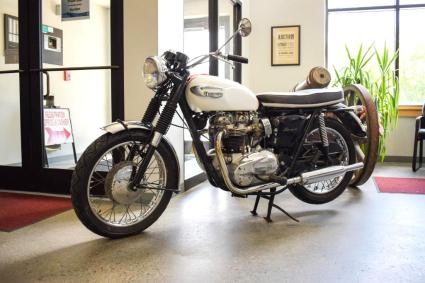 1966-triumph-bonneville-650-motorcycle
