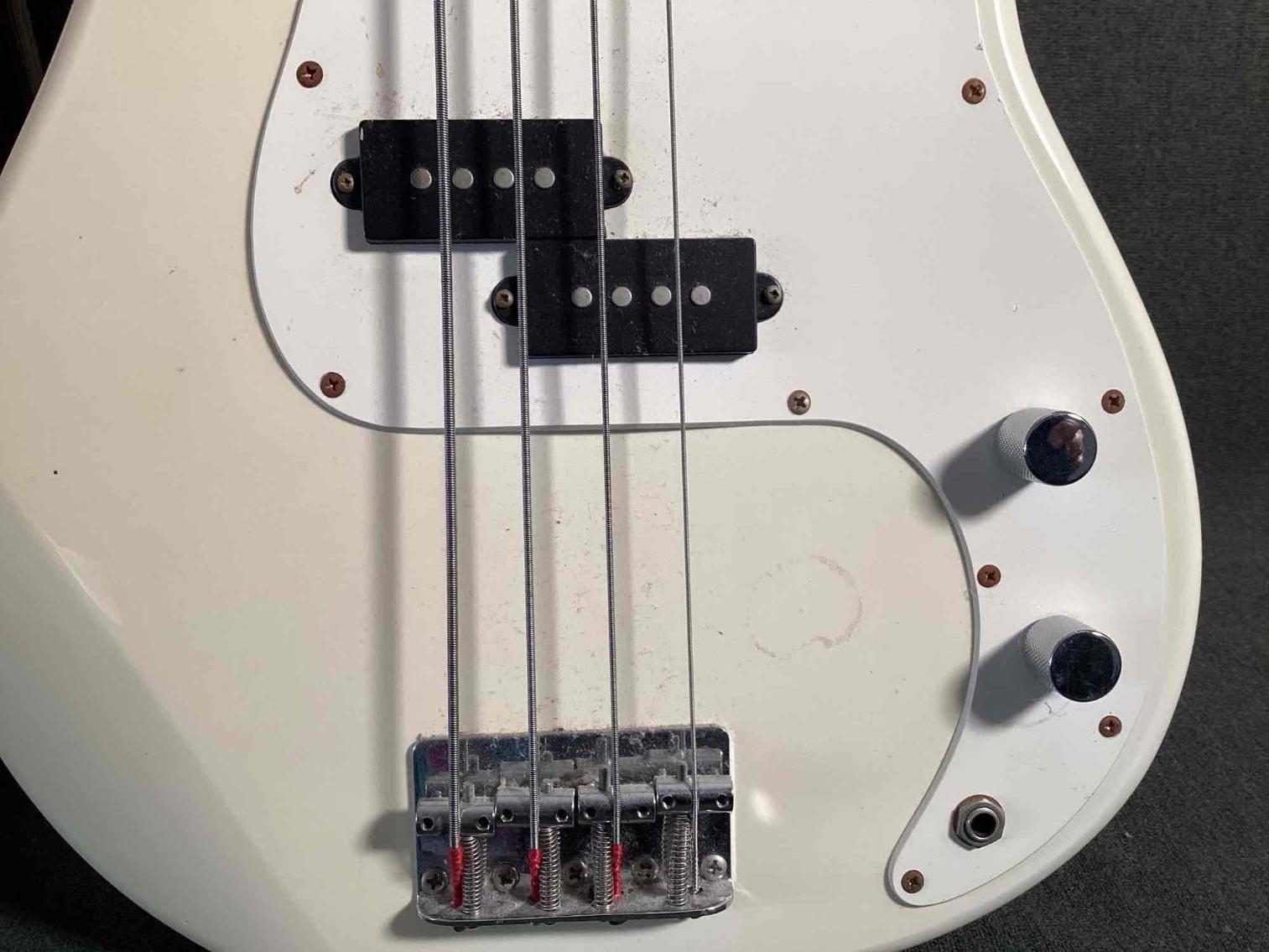 Image for Peavy bass Guitar with Amp