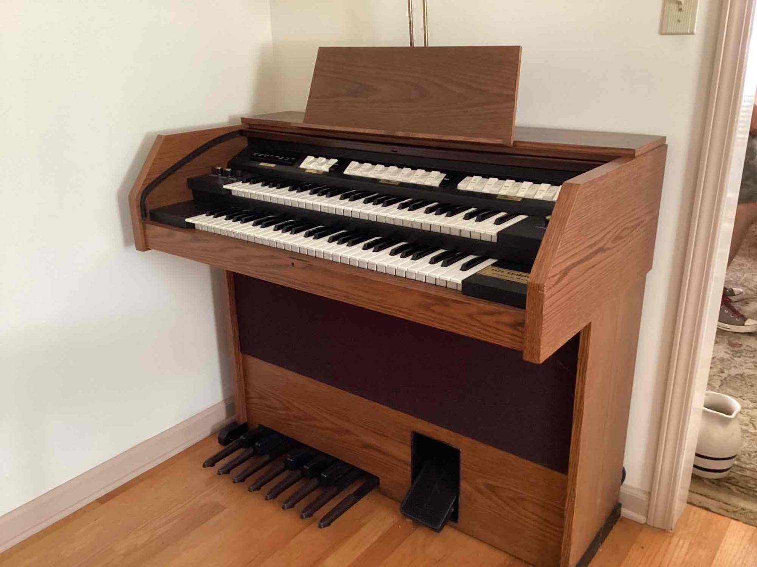 Image for Baldwin Electric Organ