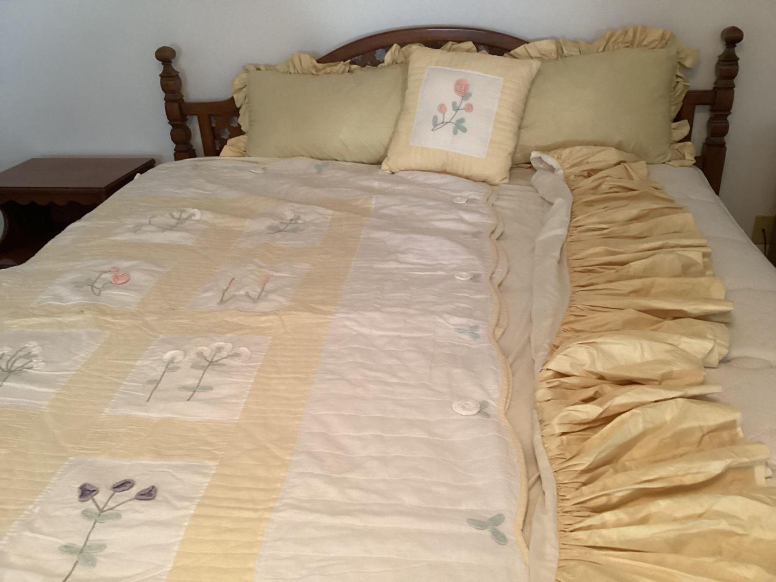 Image for King Quilt, Bedskirt, and Shams