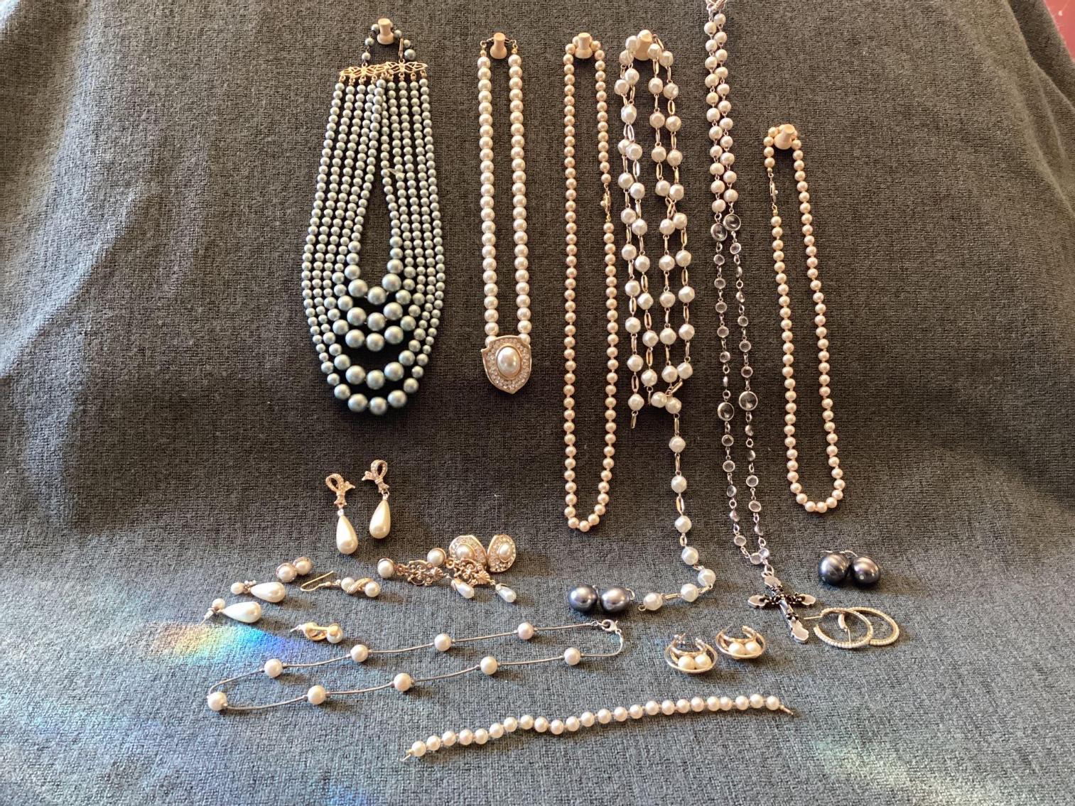 Image for Costume Jewelry - Faux Pearl Lot