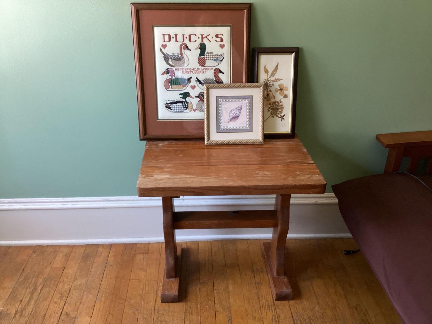 Image for Pine table w/Prints