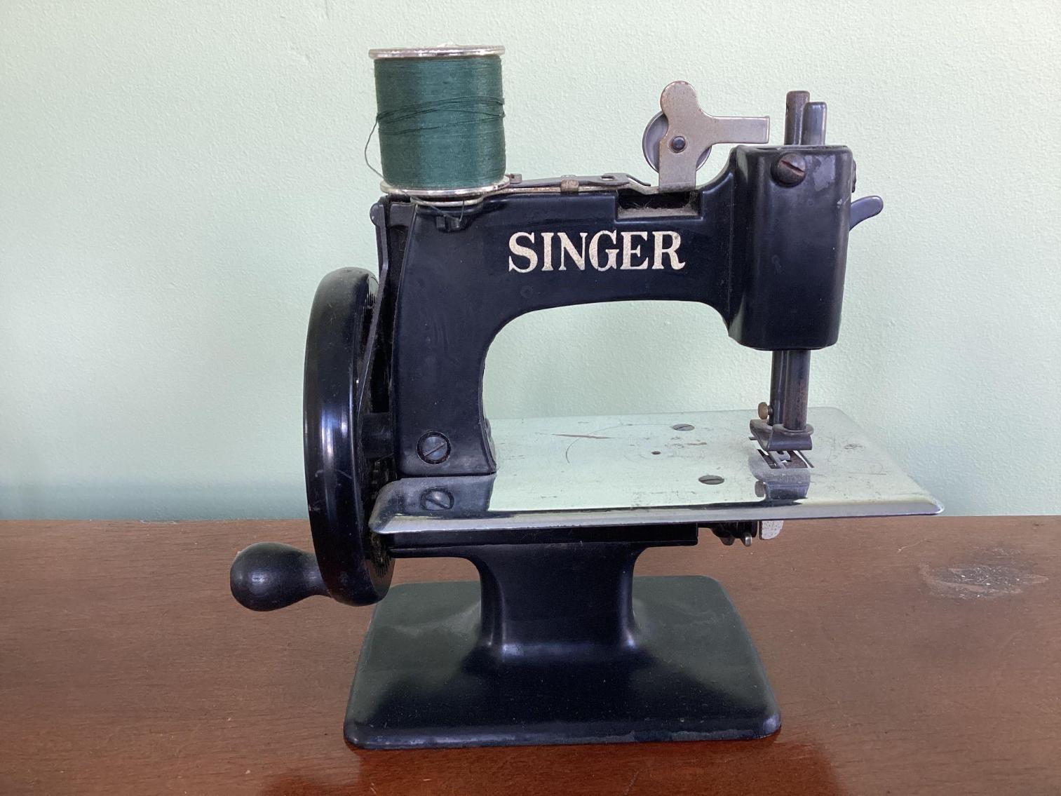 Image for Toy Singer Sewing Machine 