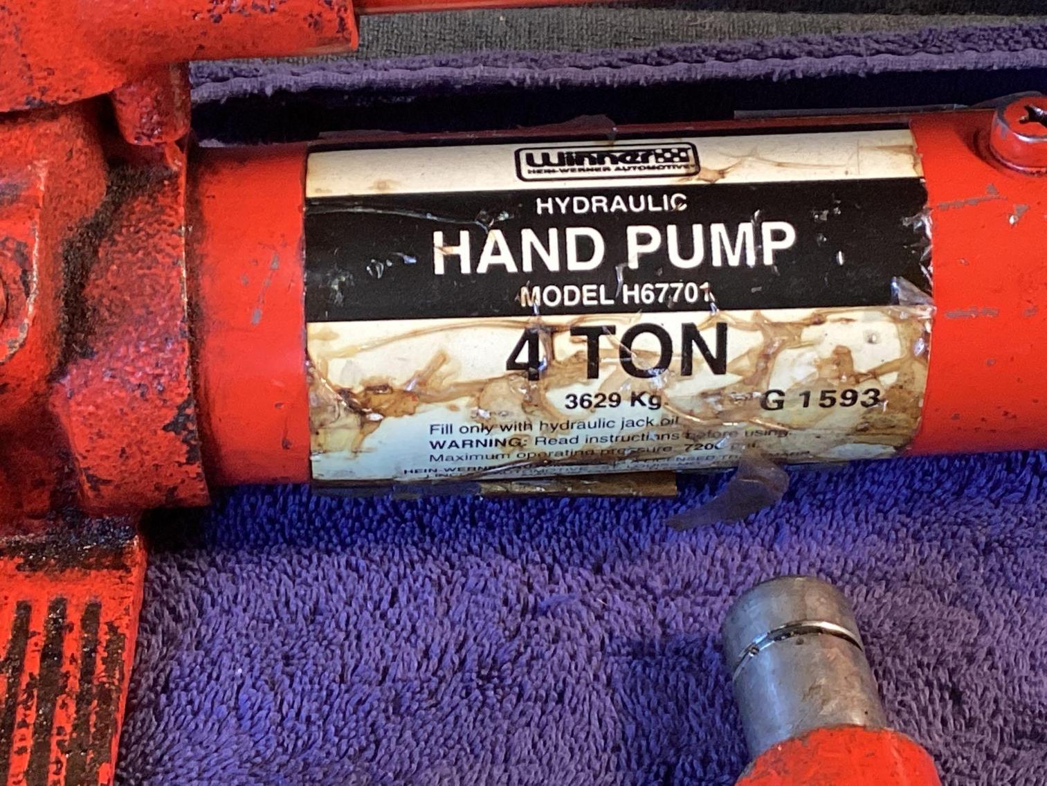 Image for Winner Hydraulic 4 Ton Hand Pump 